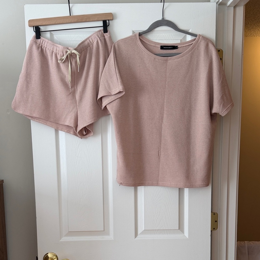 Cozy Blush Pink Lounge Set - Short Sleeve Top & Drawstring Shorts